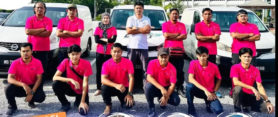 GenPlus Air-Conditioning team with service vehicles in Petaling Jaya